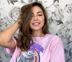 Ana Cheri Xxx - Bombshell Ana CherÃ­ Reveals a Little Secret - EDM Chicago