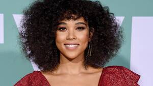 Alexandra Shipp Nude Porn - Alexandra Shipp Comes Out Publicly: â€œIt's Never Too Late To Be Youâ€ | Teen  Vogue