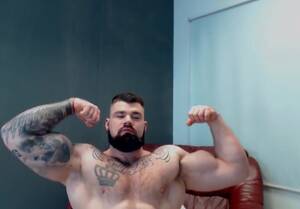 Massive Muscle Porn - Massive Muscle Cam - ThisVid.com