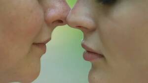 extreme close up lesbian sex - Donne Baisers VidÃ©o d'archives | Donne Baisers Videos libres de droits |  Page 43