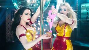 Kat Dennings Sex - 2 Broke Girls' gets FCC complaints for raunchy humor | Fox News