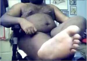 Black Bear Gay Porn - Black bear feet - ThisVid.com