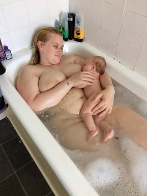 awful nudes - mpm-saggy-mums-brave-naked-pic-01.jpg