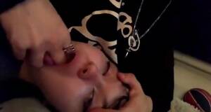 Finger In Throat - Finger her throat - ThisVid.com