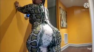 Big Ass Girl Fart Porn - Big booty girl farts - video 2 - ThisVid.com