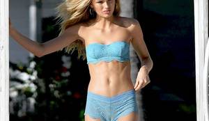 Kaley Cuoco Camel Toe Porn - Romee Strijd