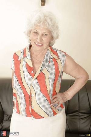 Granny Norma - The greatest culo-granny norma