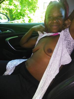 crackhead lactating - hoodrat Crackhead hoe showing her tits - \