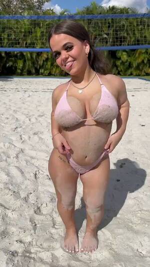 midget on the beach - Midget XXX @xxxmidgets - Twitter Profile | Sotwe