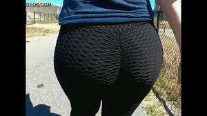 big ass girl spandex - Big Ass Wedgie Leggings Public - XVIDEOS.COM