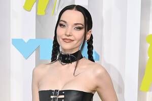Dove Cameron Porn Bondage - Dove Cameron Goes Grunge in Block Heels at MTV VMAs 2022 Red Carpet â€“  Footwear News