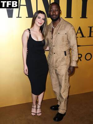 Nasim Pedrad Porn Look Alike - Nasim Pedrad Poses at the Vanity Fair X Bacardi Party in Hollywood (8  Photos) | #TheFappening