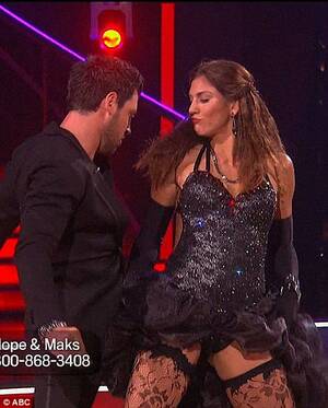 Hope Solo Porn Online - Hope Solo strikes an athletic pose to flaunt her supremely toned figure for  nude magazine cover | Daily Mail Online