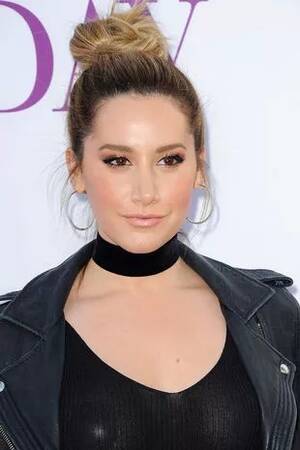 Ashley Tisdale Vagina Slip Porn - Ashley Tisdale left â€œdyingâ€ with embarrassment after she flashes her nipple  covers on red carpet - Mirror Online