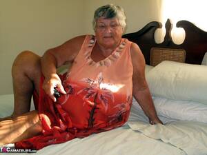 fat granny licked - Fat old Grandma Libby licking her big nipples while spreading nude for  closeup - PornPics.com