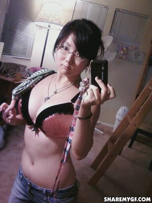 naked asian amateur nude selfie - 