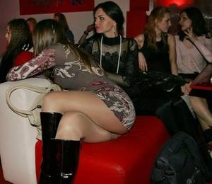 candid sitting upskirt pantyhose - Shiny pantyhose
