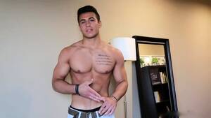 handsome hunk - Ver vÃ­deos porno nÃ­tidos de alta definiciÃ³n gratis - Handsome Hunk Taylor  Shift Jerks His Cock For You - - YepTube.com