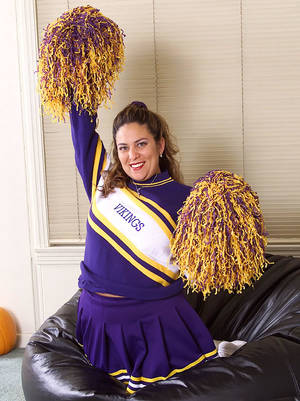 free chubby cheerleader porn - 