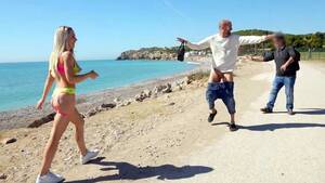 monster cock beach couple - Angie Lynx is sucking Potro De Bilbao's big cock on the beach - Porn Movies  - 3Movs