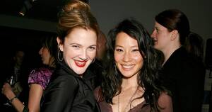 Barrymore Drew Pussy Miley Cyrus - Lucy Liu Has Nude Drew Barrymore Photos From 'Charlie's Angels'