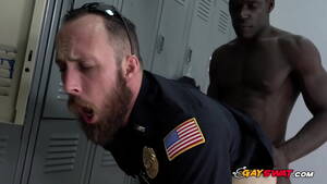 Cops Fuck Gay Porn - Gay cops get their assholes demolished by horny criminal - XVIDEOS.COM