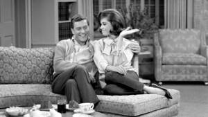 Mary Tyler Moore Xxx Videos - Sitcom wives wore dresses. Then came Mary Tyler Moore in a pair of capri  pants | CNN