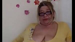 chubby granny solo - fat granny solo' Search - XNXX.COM