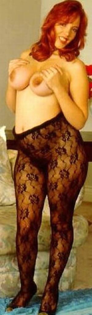 bigbelly preggo pissing - Big milky tits