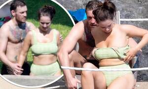 Devlin Nude Tits - DEE DEVLIN TITS - 40 photos