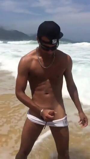 brazil beach dick - Showing big dick in Brazilian beach - ThisVid.com