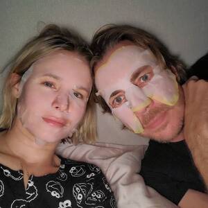 Kristen Bell Porn Cum - Olivia Wilde Defends Her Decision To Date As A Single Mom