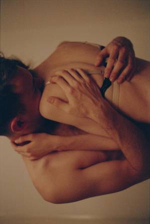 Couple Kissing Romantic Porn - hellanne: â€œ (by Nishe) â€