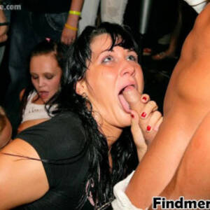 drunk at party giving blowjob - Blowjob At Party - Porn Photos & Videos - EroMe