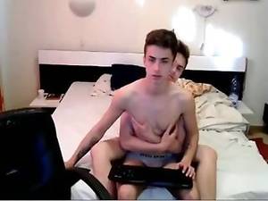 Homemade Gay Love Porn - You can be in love with ur friends -- GayDudeCams.com