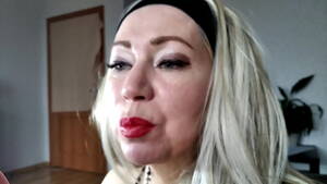 Heavy Makeup Blowjob Porn - MILF Goddes-slut AimeeParadise: makeup closeup & deep pov blowjob .!. ))  Why do adult women paint their lips at all? Well, of course, in order to  make the blowjob look spectacular! ))) -
