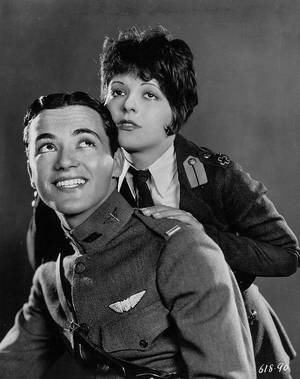 Martin Y Mae Ribbon Porn - Charles â€œBuddyâ€ Rogers y Clara Bow en â€œAlasâ€, 1927