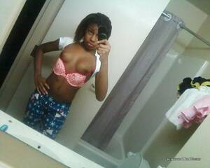 ghetto black teen selfshot - Hot and sexy black babes' selfpics