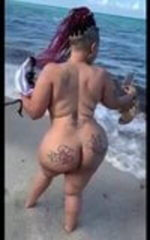 big booty black naked beach - Big Booty Ebony Chick Walking Naked On The Beach | xHamster