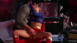 Batman And Supergirl Porn - Supergirl and Batman - ThisVid.com
