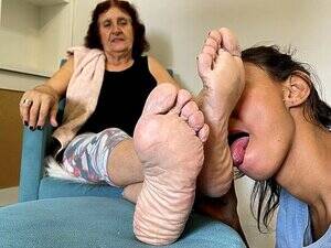 granny foot porn - Granny Feet Lick porn videos at Xecce.com