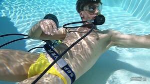 Diving Bear Porn - Scuba jerk and cum - ThisVid.com