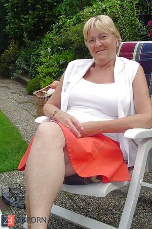 65 Year Old Porn - Dutch granny fledgling (65 years old)