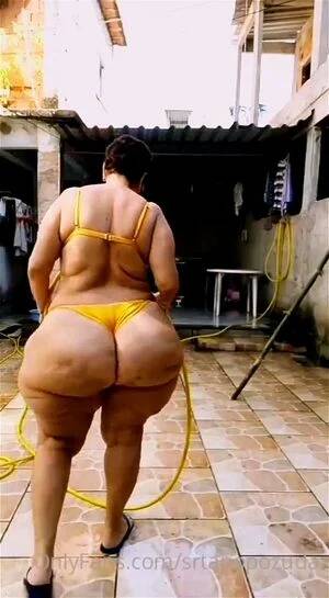 grannies ass - Watch Huge Granny Ass - Ass, Granny, Mature Milf Porn - SpankBang