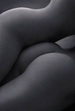 black and white lesbian erotica - No more shopping, photography by Andreas Heumann