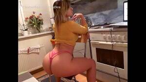 Glasses Fat Ass Porn - Blonde With Big Ass and Glasses sexydea - XVIDEOS.COM