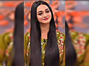 ayeesha pakistani actress nude - mere rashke qamar: Pakistani Instagram Influencer Ayesha's video on 'Mere  Rashke Qamar' goes viral, here's what netizens say - The Economic Times