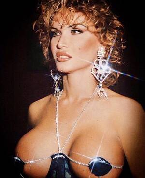 ashley bulgari - THE RELEVANT QUEER: Cristina Ortiz, â€œLa Venenoâ€, Spain's Outrageous Trans  Icon | Image Amplified