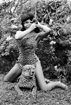 Bettie Page Sex - Bunny Yeager, photographer behind rise of Bettie Page, dies aged 85 |  Photography | The Guardian