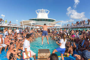 cruise ship fucking group - Life on a Cruise Ship: Onboard DJ Shares Best Cruise Secrets - Thrillist